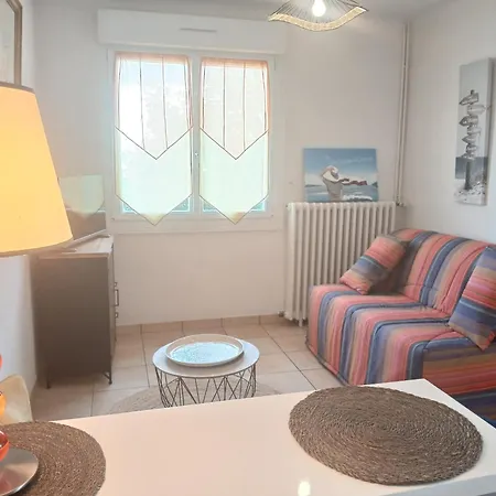 Rosemonde - Terrasse, Calme&esprit Village à La Chaume Appartamento *