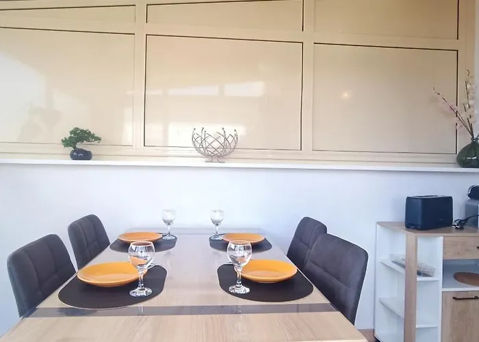 Rosemonde - Terrasse, Calme & Esprit Village A La Chaume Apartman *